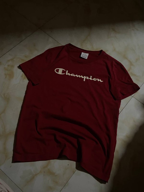 Champion T-shirt, Size S, 10/10 condition