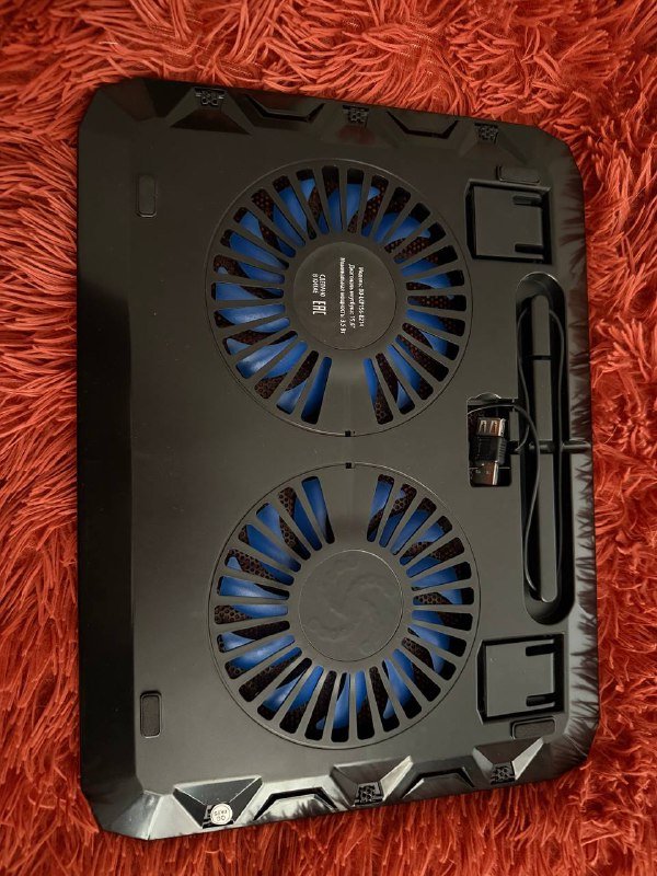 Подставка для ноутбука с вентиляторами на 15.6"