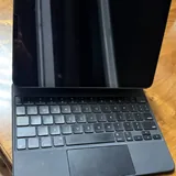 iPad Pro 11 256 GB 2 поколения с клавиатурой 2