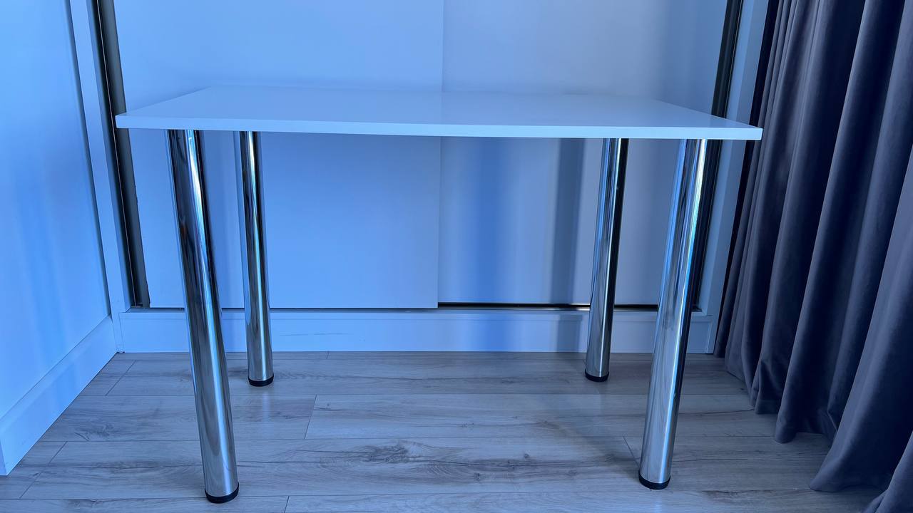 Белый стол 2