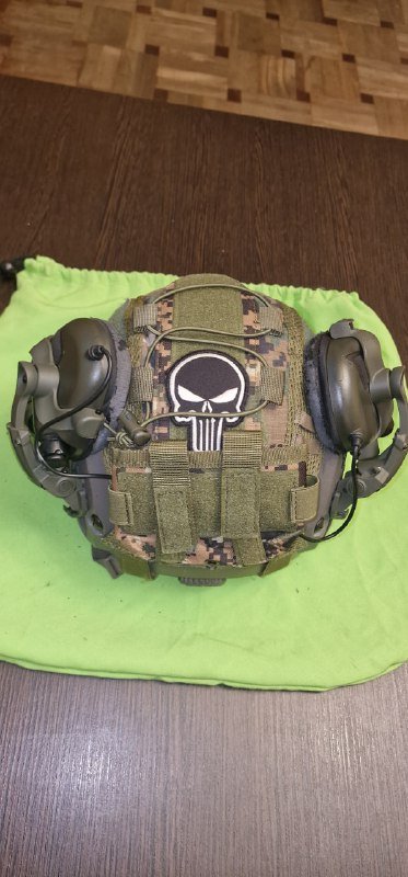 Страйкбольная тактическая каска FMA с чехлом и наушниками 3