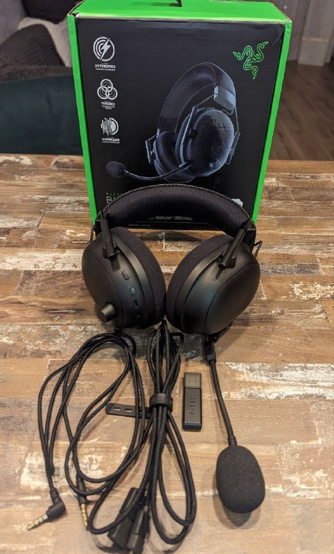 Беспроводные наушники Razer Blackshark V2 Pro 3