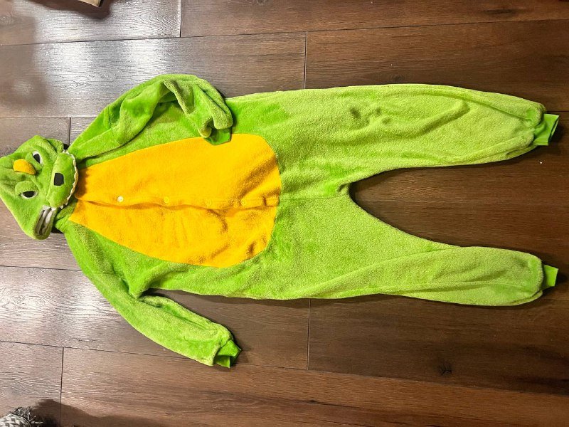 Джинсы детские Zara, Футболка Zara, Лонгслив Zara, Толстовка H&M, Книга Джинкс, Кигуруми динозавр, Кеды adidas, Кеды Zara, Школьный рюкзак yolo, Пенал, Куртка ветровка huppa, Подшлемник-балаклава spyder 5