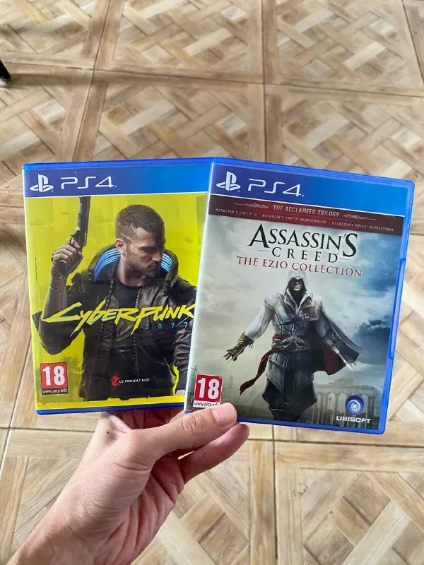 PlayStation 4 Slim, 2 геймпада, игры, подставка 1