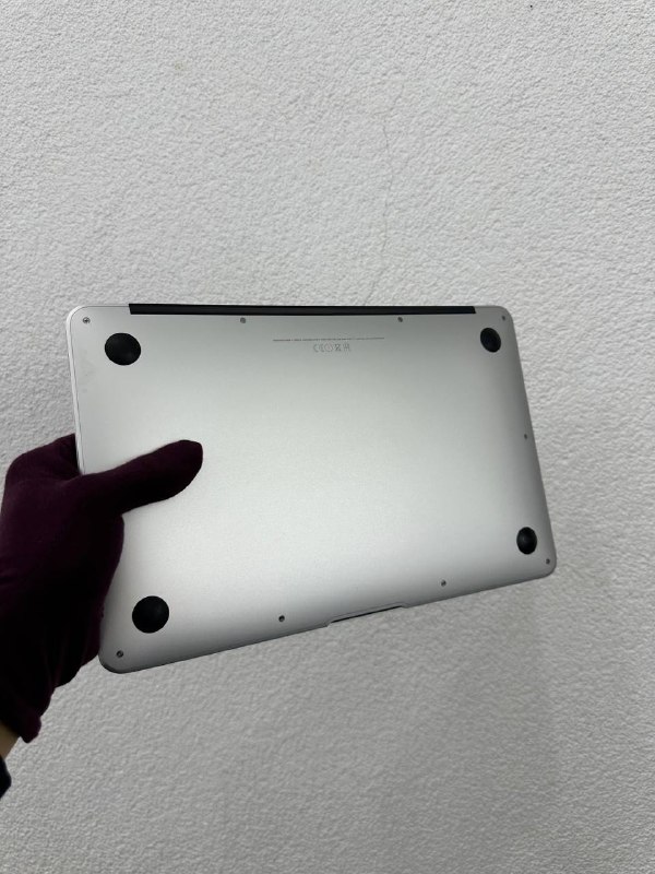 MacBook A1465 11-inch 2015 с 16GB оперативной памятью 3