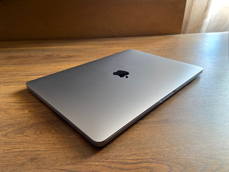 MacBook Pro 2020 M1 16GB 1TB SSD Touch Bar