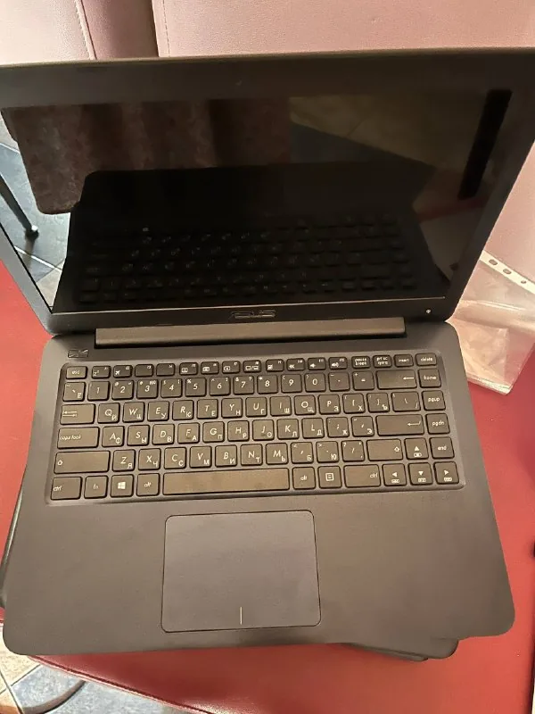 ASUS E402SA ноутбук 1