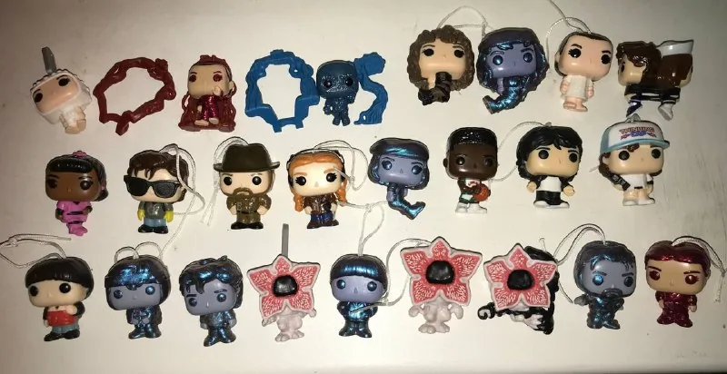 Коллекция фигурок Kinder Joy Stranger Things