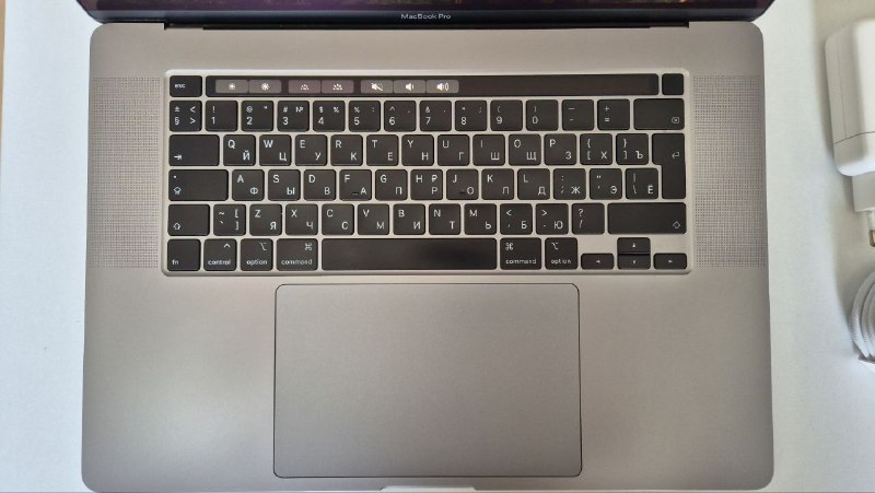 MacBook Pro 16" 2019 Intel Core i7 16GB RAM 512GB SSD AMD Radeon 2