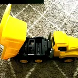 Грузовик игрушечный 2