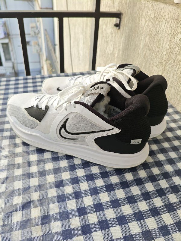 Кроссовки Nike Mens Kyrie 5 Low White Black, 45 размер 3