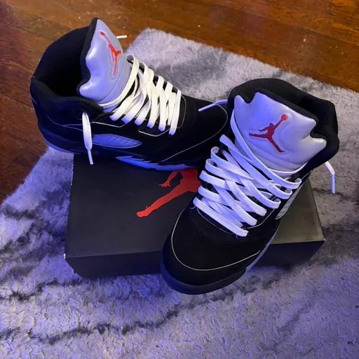 Jordan 5 Metallic Grey