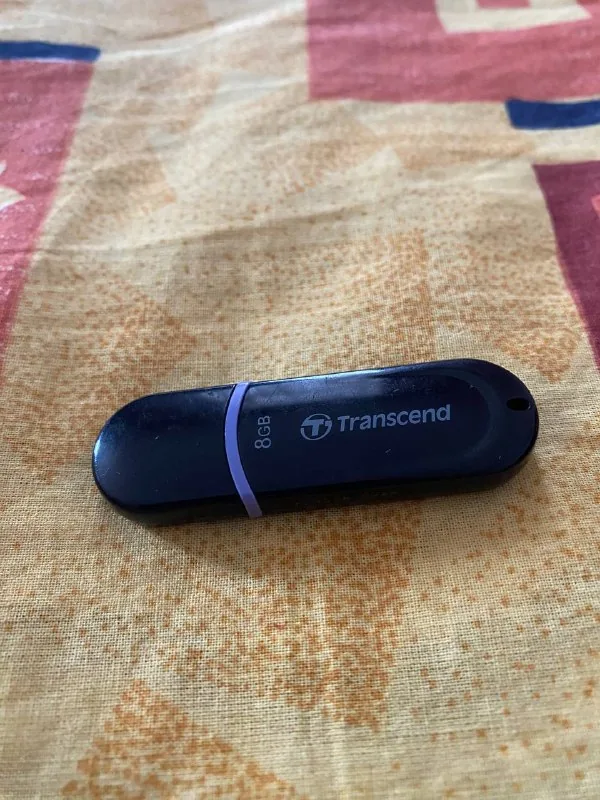 USB флешки б/у 8 ГБ, 32 ГБ 1