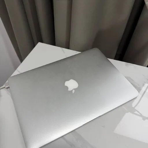 MacBook Air 13-inch 2017