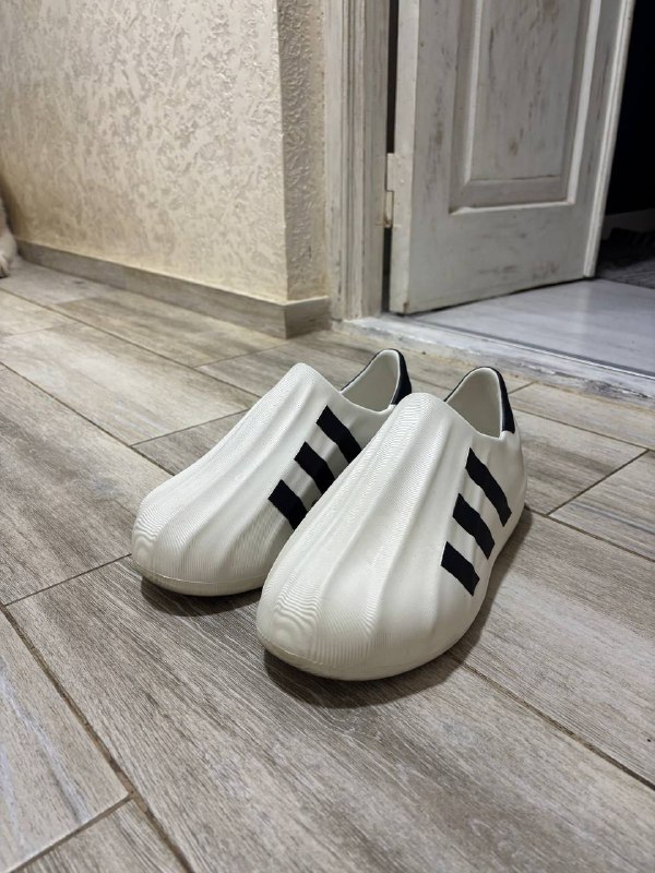 DC Shoes Court Graffik, Adidas Adifom 4