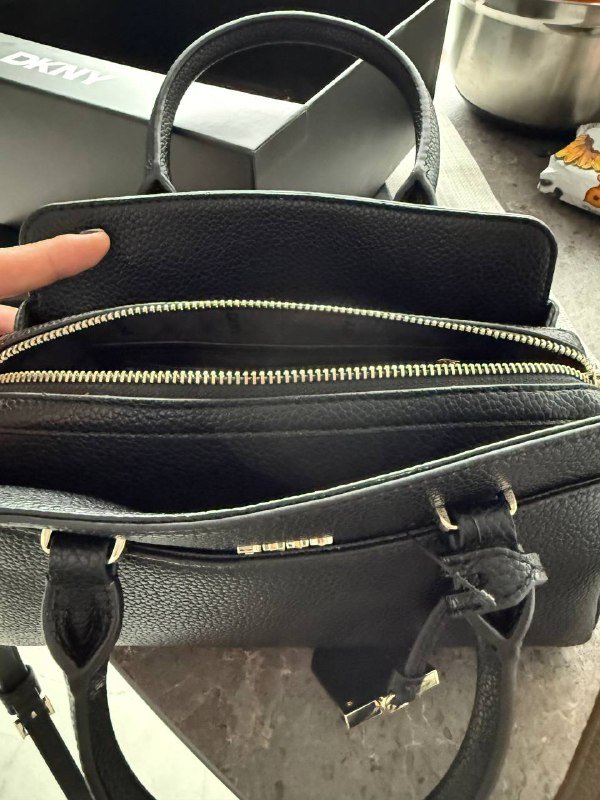 Оригинальная сумка DKNY новая 3