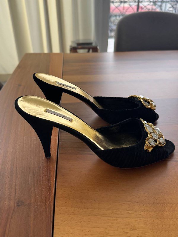 Две пары каблуков Dior и Miu Miu 7