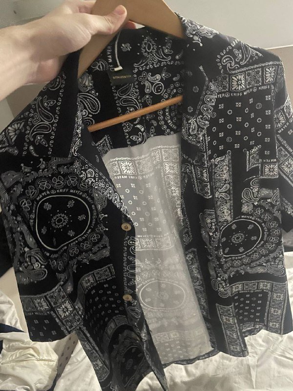 Рубашка в расцветке бандана