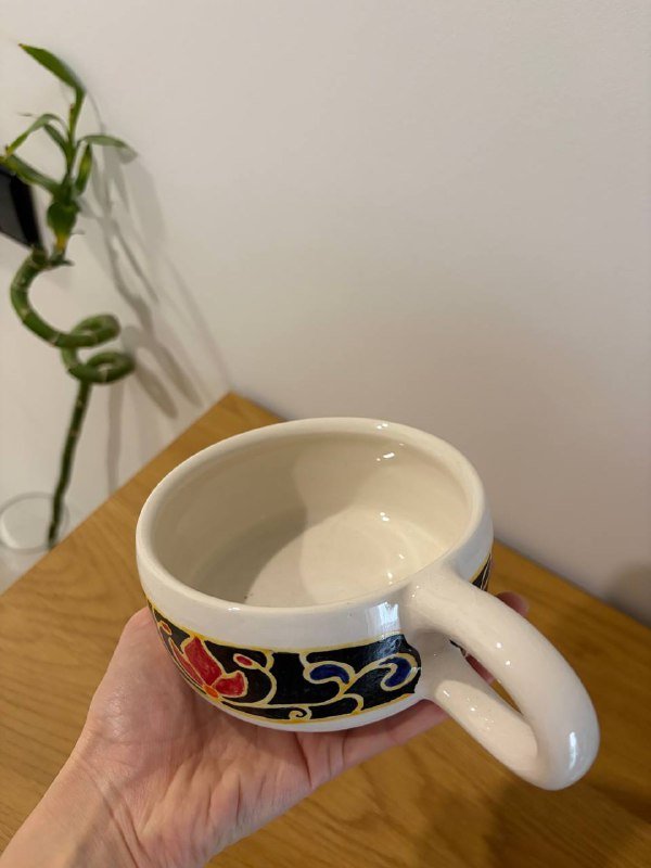 Посуды белая с одной ручкой, большая с двумя ручками 7