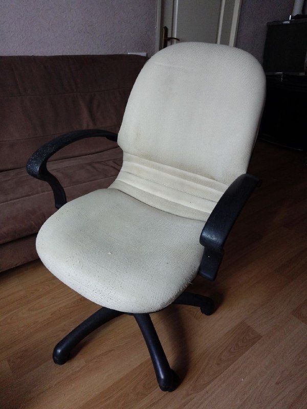 Офисное кресло 3