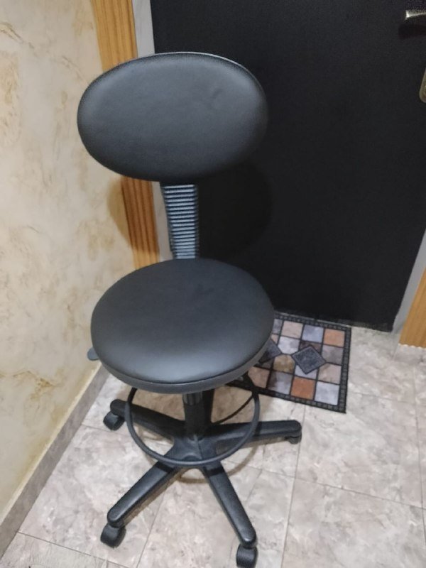 Компьютерный стул черный