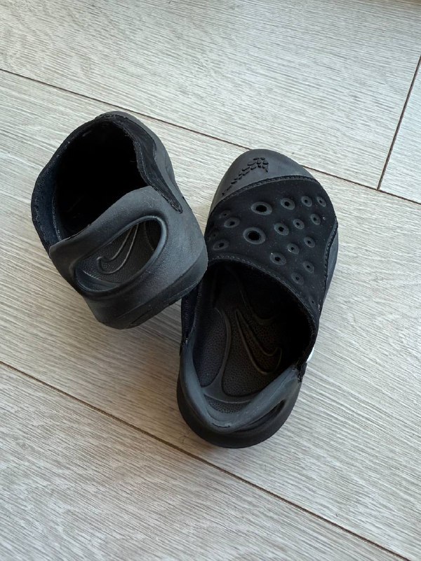 Водоотталкивающая летняя обувь Nike 8C 1