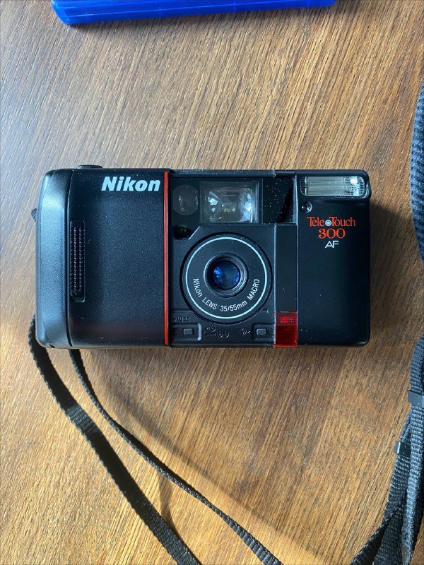 Панамка Dr.Martens, Red Dead Redemption 2 PS4, фотоаппарат Nikon Tele-Touch 300 AF 3