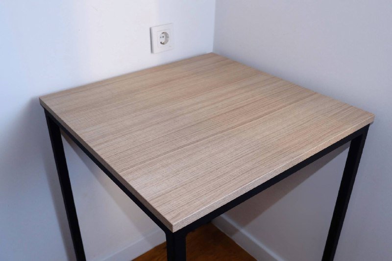 Стол 60x60 см, высота 75 см 3