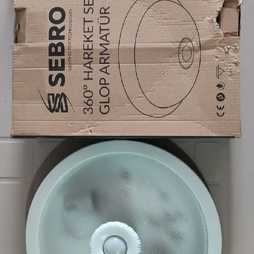 Стеклянный светильник SEBRO с датчиком движения