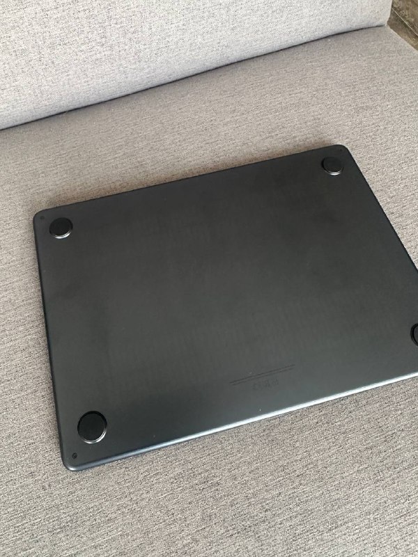 MacBook Air 13.6” M2 4
