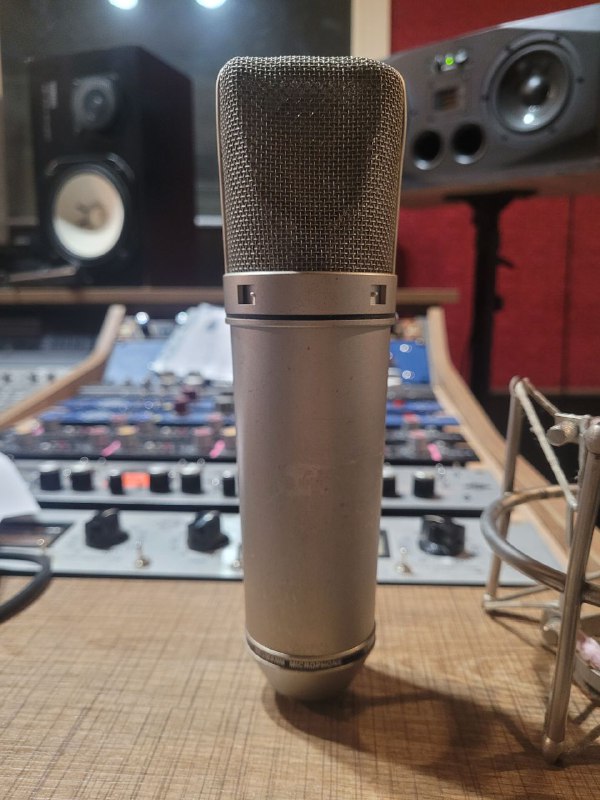 Neumann U87 Ai микрофон 2