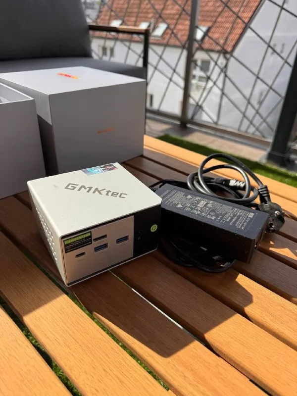 Mini PC GMKtec Nucbox M8 Ryzen 5 PRO 6650H 1