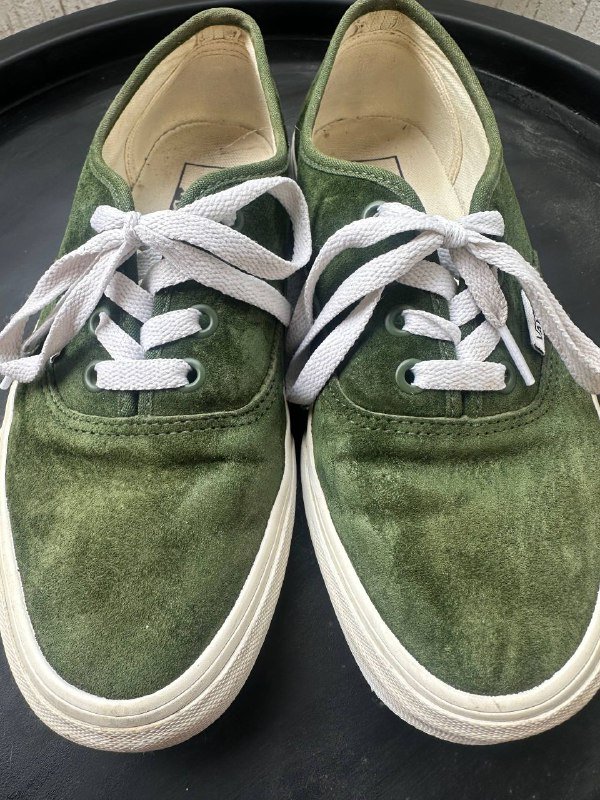 Крема для рук, кеды Vans, клавиатура и мышка, фен для волос, книги