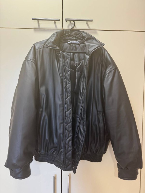 Две куртки от Zara размер M