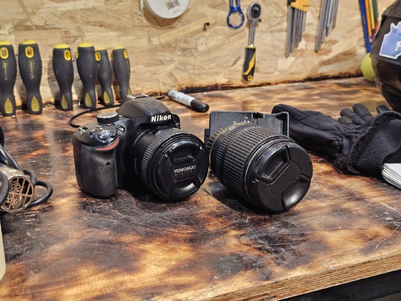 Nikon d3200 камера с объективами 105 мм и 35 мм