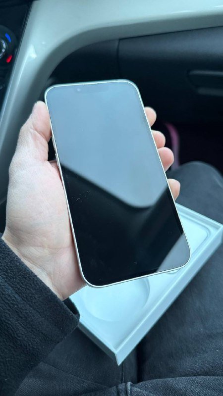 iPhone 13 белый 2