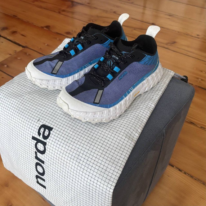 Трейловые кроссовки Norda 23.5 см