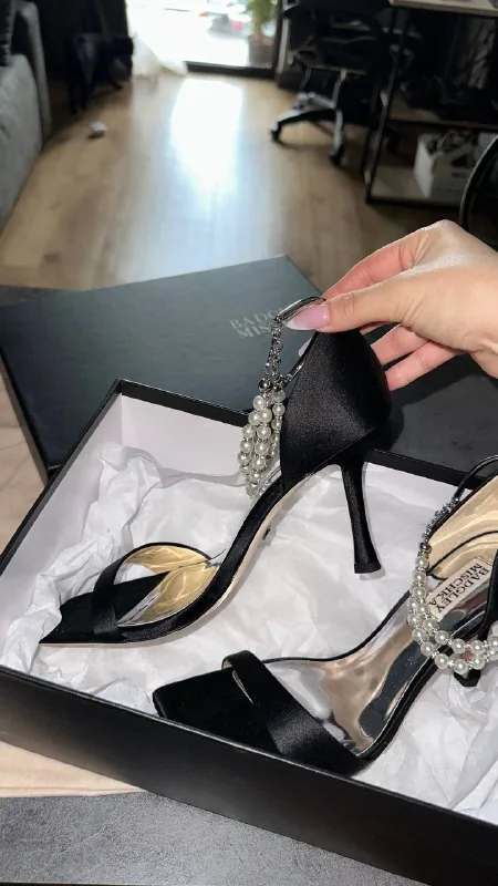 Черные женские туфли Badgley Mischka 1
