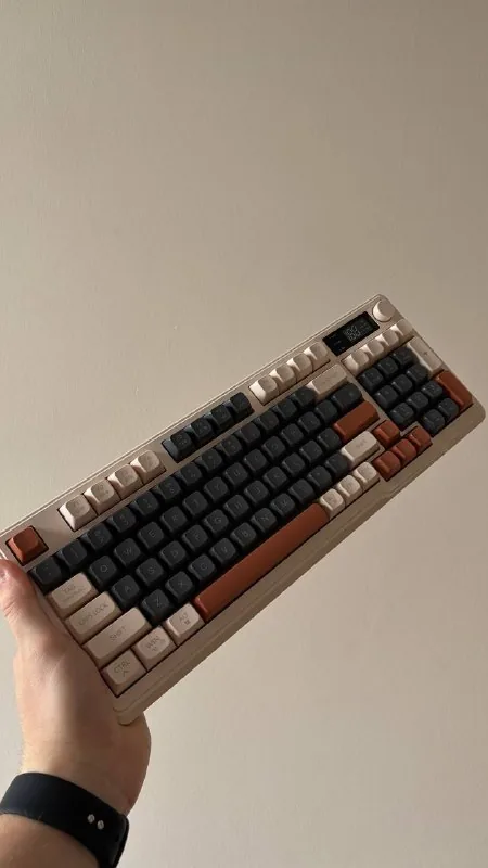 Беспроводная клавиатура FREEWOLF M96 1