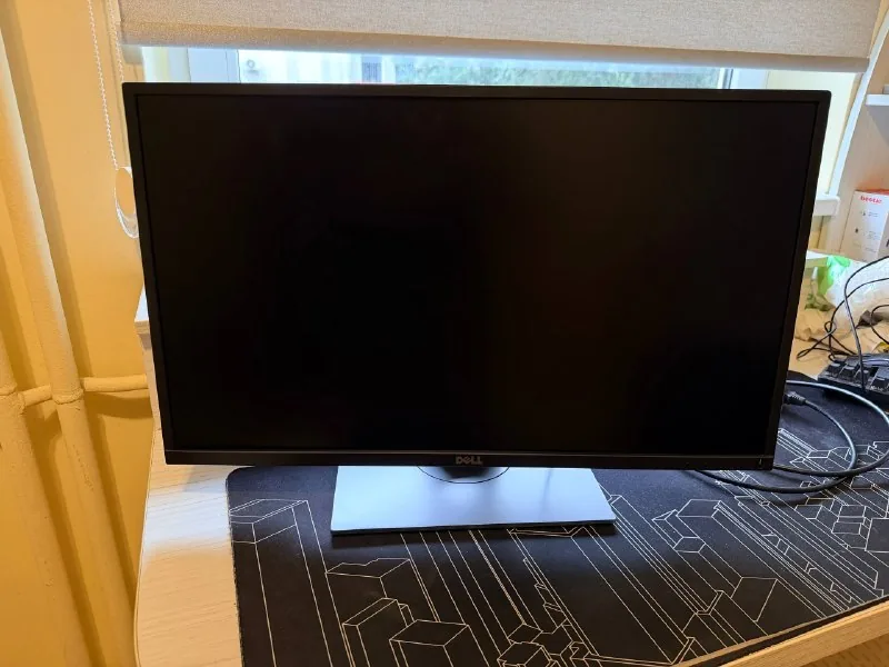 Dell P2717H monitor od 27 inča 1
