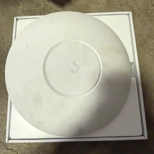 Точка доступа Ubiquiti UniFi 6 Long-Range U6-LR