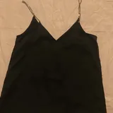 Розовый топ Zara, чёрная майка H&M, красная футболка Massimo Dutti 2