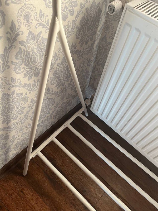 Напольная вешалка-рейл из Jysk 7