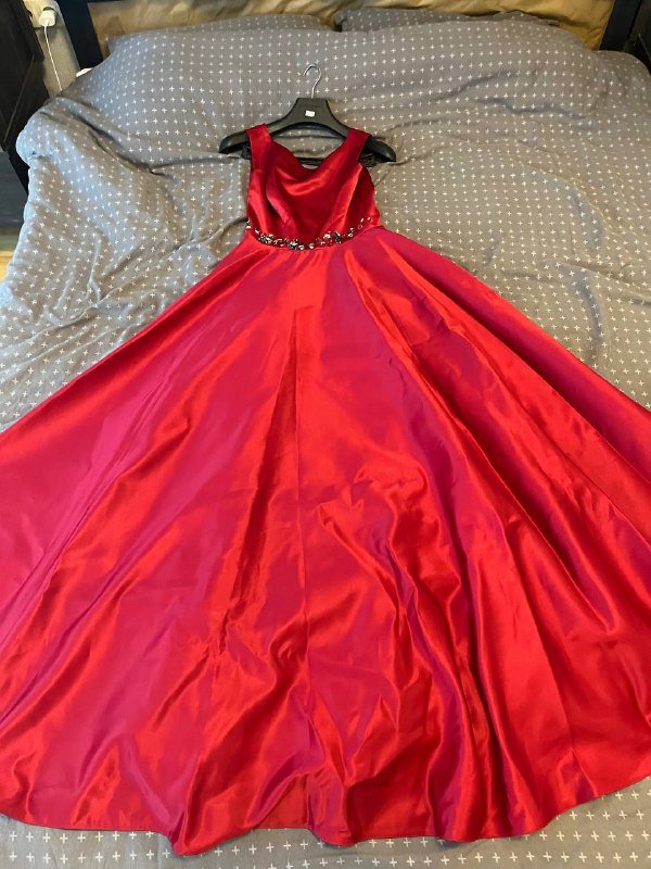 Розовое платье, куртка, рубашка, пазл, книги, раскладушка с комплектом