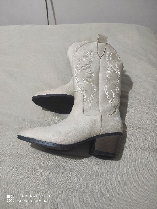 Женские белые сапоги размер 36 1
