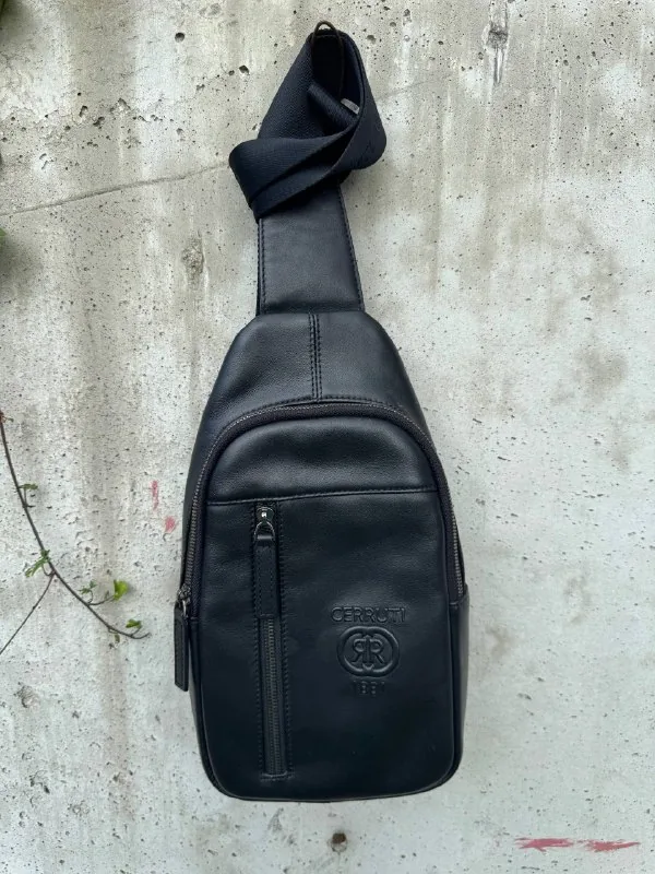Сумка Cerruti 1881, пуловер Stone Island, овершот Off-White 1