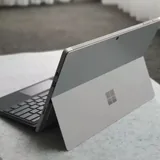 Microsoft Surface Pro 5 с клавиатурой и зарядным устройством 2