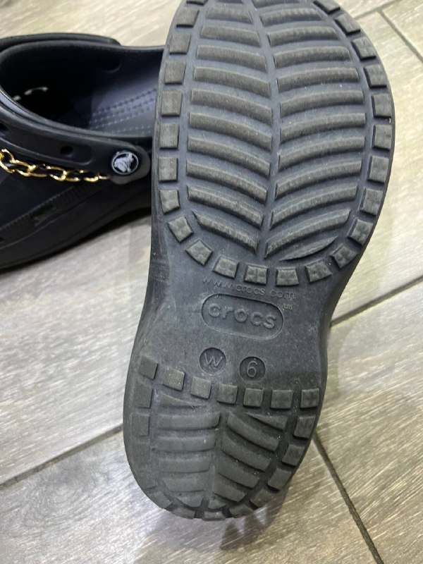 Кроссовки Puma, Calvin Klein, Crocs женские 9