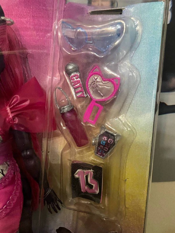Кукла Monster High Кэтти Нуар базовая версия 4