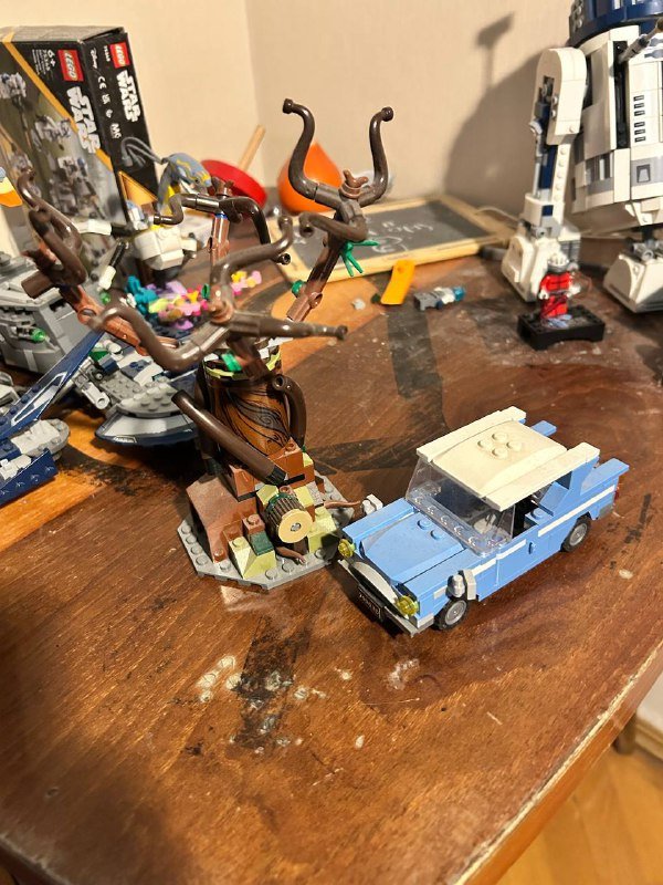 Коллекционный лего с постройками и минифигурками 10